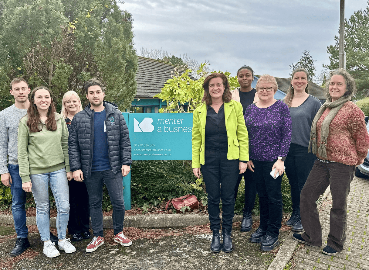 Mid &#038; West Wales Senedd Member Eluned Morgan Visits Menter a Busnes to Witness Impactful Projects